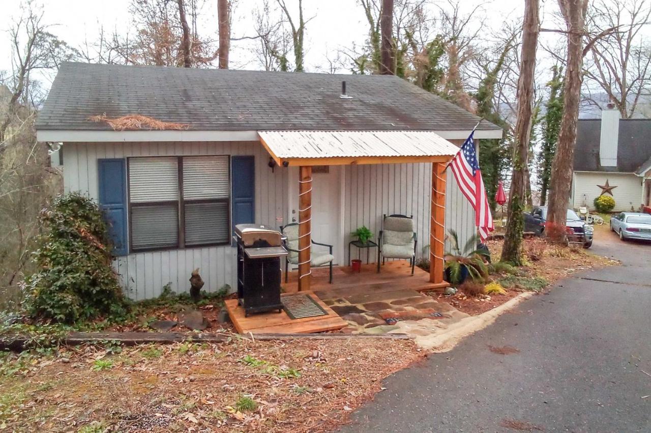 Paradise Cove Cabin With Boathouse And Dock Guntersville Exterior photo